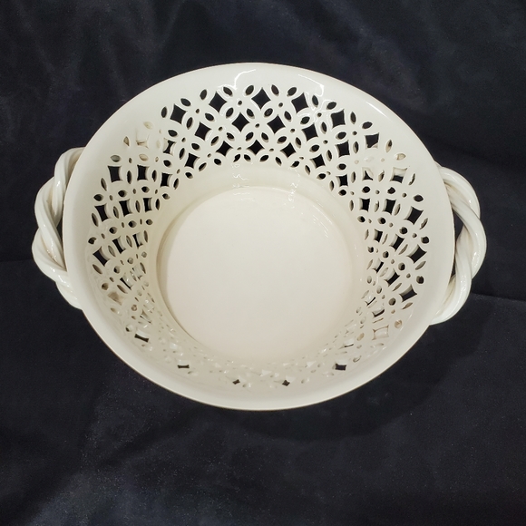 Leedsware Pierced Classical Creamware Berry Basket & Base - Picture 4 of 14